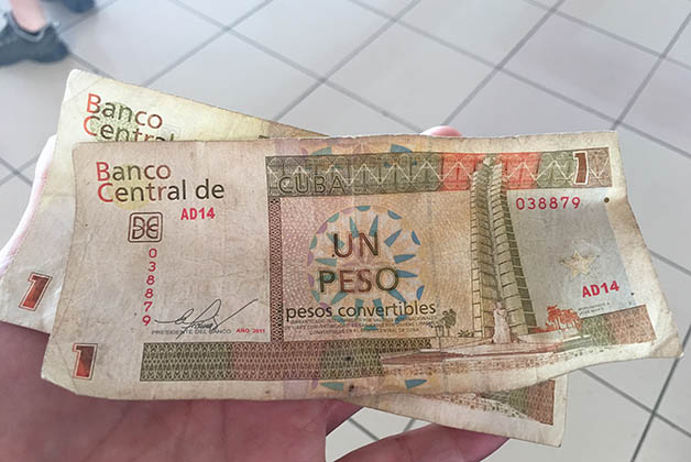 Pesos Convertibles Cubanos. Foto © Silvia Lucero