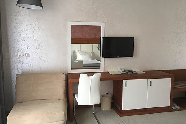 El cuarto estaba muy a gusto y con muebles contemporáneos. Foto © Silvia Lucero