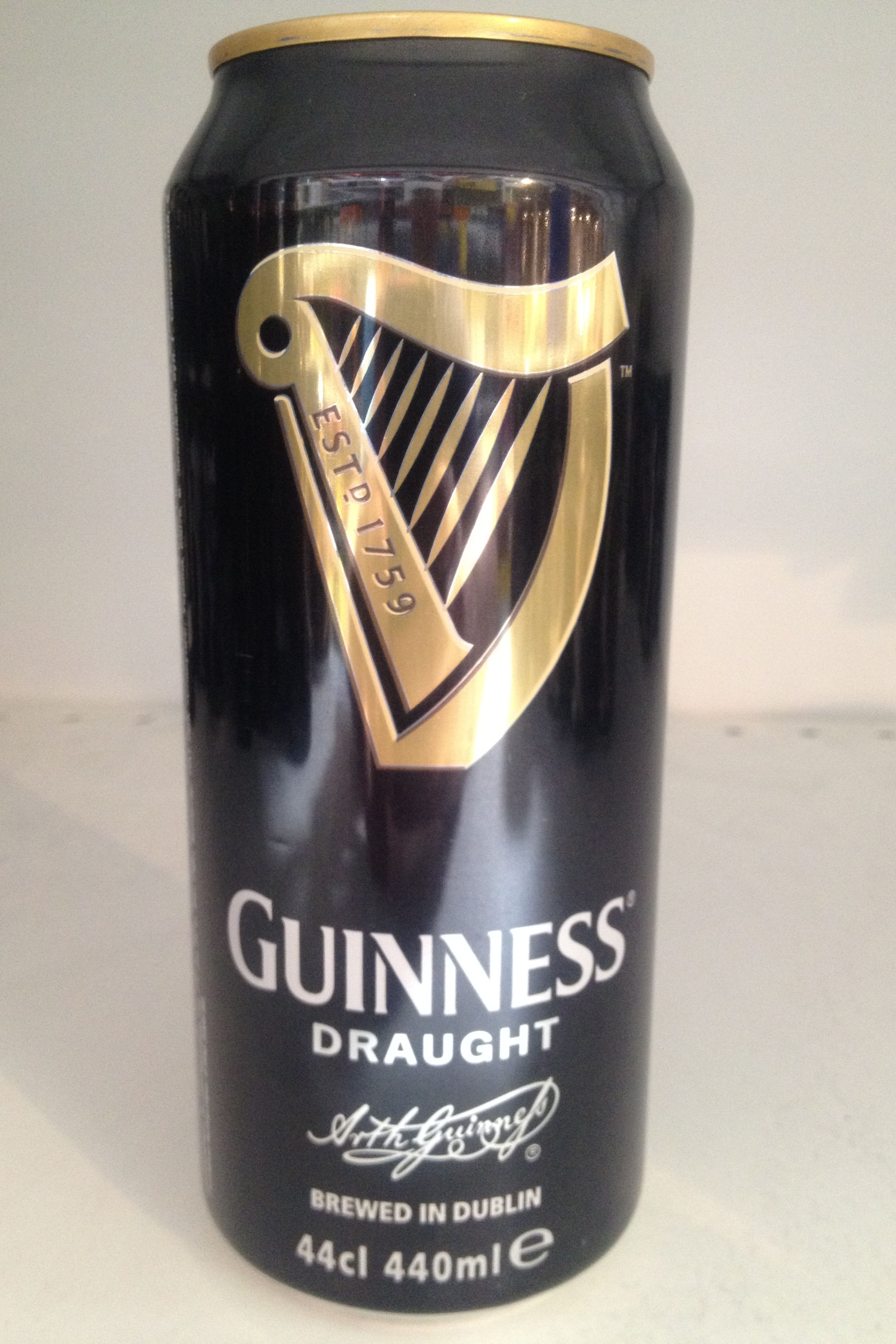 Lata de 44 cl Draught cerveza negra irlandesa Guinness