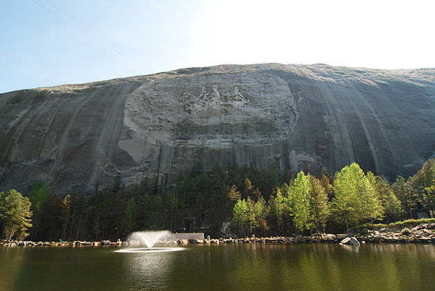 Montaña de Piedra, la mayor escultura de bajo relieve del mundo. Foto © Patrick Mreyen