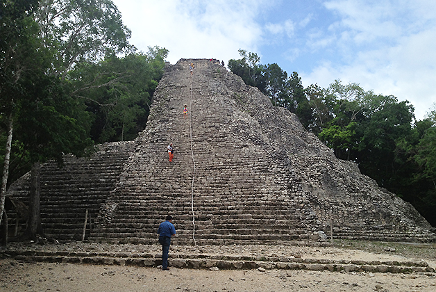 Pirámide Nohoch Mul en Cobá, mide 42 metros de altura. Foto © Silvia Lucero