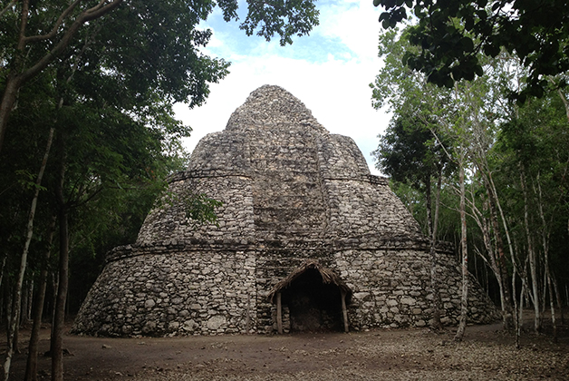 Xalibé, una de las construcciones más enteras. Foto © Silvia Lucero