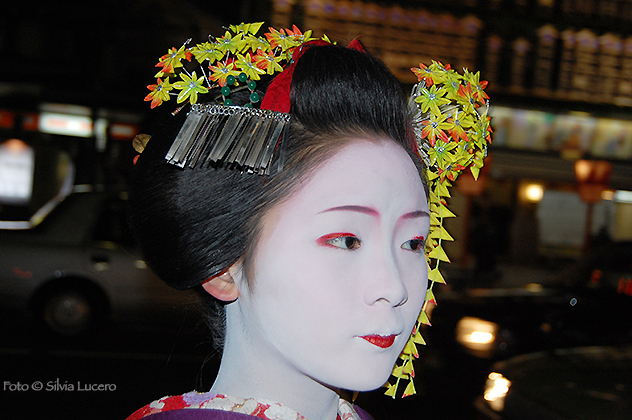 Durante mi persecución de geishas en el distrito de Gion. Foto © Silvia Lucero  