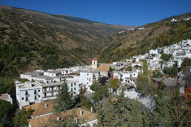 Típico pueblo de la Alpujarra. Foto © Patrick Mreyen