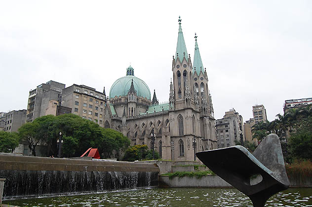 Catedral Metropolitana de Sao Paulo. Foto © Patrick Mreyen