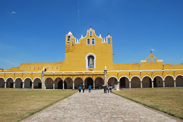 Conjunto Conventual de Izamal. Foto © Patrick Mreyen