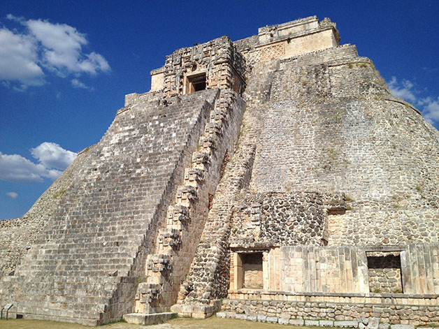 Pirámide del Adivino en Uxmal. Foto © Silvia Lucero