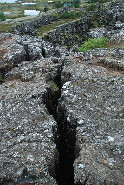 Valle donde se encuentra la famosa falla que divide América de Eurasia. Foto © Patrick Mreyen