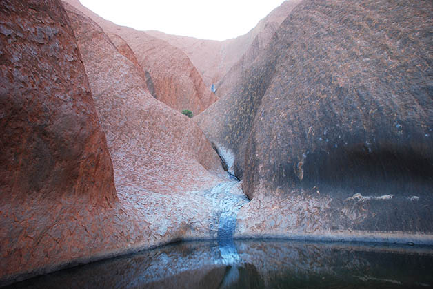 En la "parte trasera" por así decirlo, se ven los rastros de agua, provocando un contraste de colores bellísimo. Foto © Patrick Mreyen 