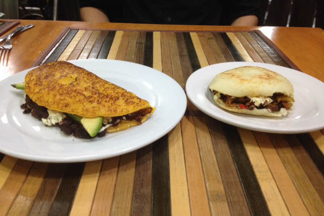 Cachapa y arepa, delicias venezolanas en Kaxapa Factory. Foto © Silvia Lucero