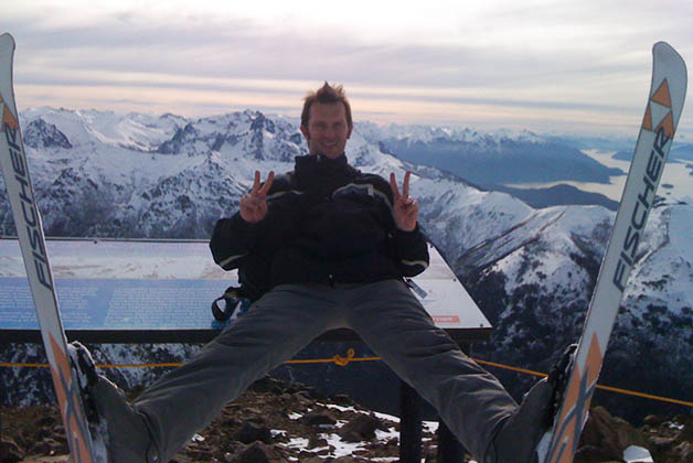 Patrick, mi esposo y fotógrafo de este blog. Aquí disfrutando en Bariloche, tras mudarnos por medio año a Argentina para viajar por Sudamérica. Foto © Silvia Lucero 