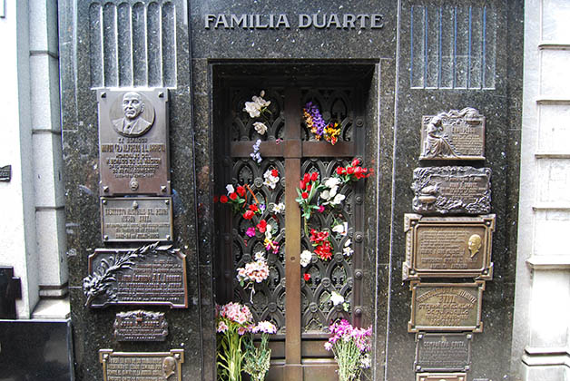 Mausoleo de la Familia Duarte, donde descansa Eva Perón. Foto © Patrick Mreyen