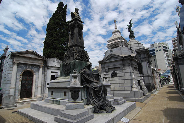 Monumento de Francisco Javier Muñiz. Foto © Patrick Mreyen