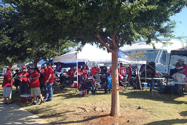 Seguidores de los Texans haciendo su tailgate. Foto © Silvia Lucero