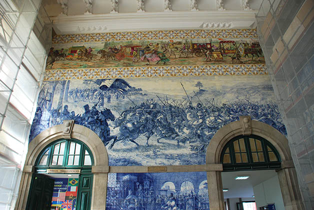 Azulejos de la Estación Sao Bento. Foto © Patrick Mreyen