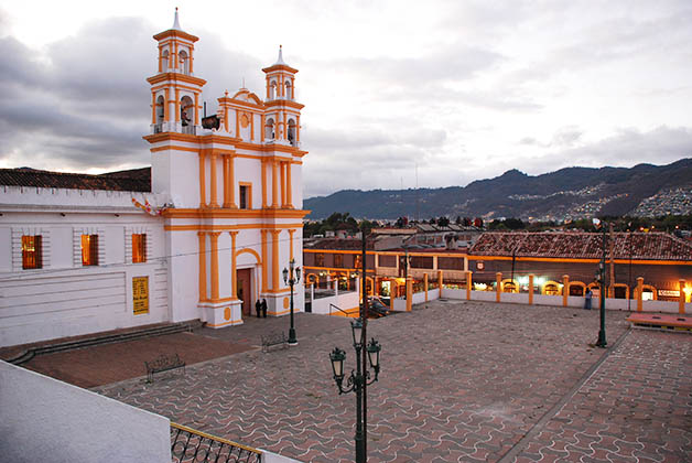 Las iglesias y casas son hermosas. Foto © Silvia Lucero