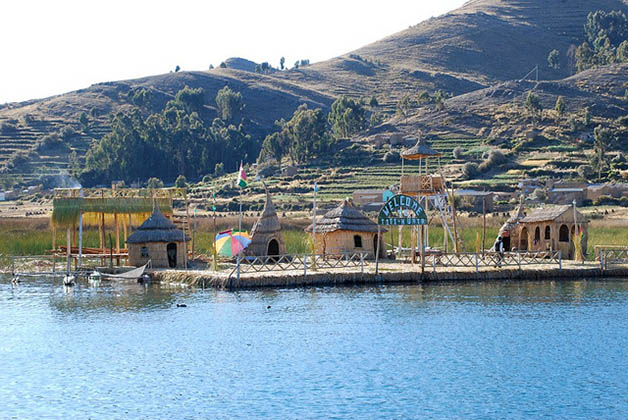 Islas en Lago Titicaca. Foto © Silvia Lucero 