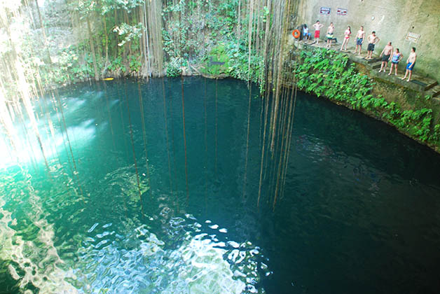 Cenote Ik-Kil. Foto © Silvia Lucero