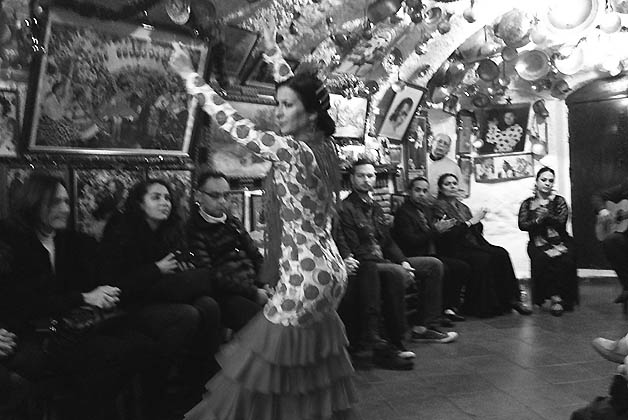 Noche de flamenco en la cueva de María la Canastera. Foto © Silvia Lucero