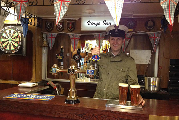 Patrick se sintió como en casa en el Royal Yacht Britannia. Foto © Silvia Lucero