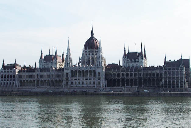 Edificio del Parlamento Húngaro en Budapest. Foto © Silvia Lucero
