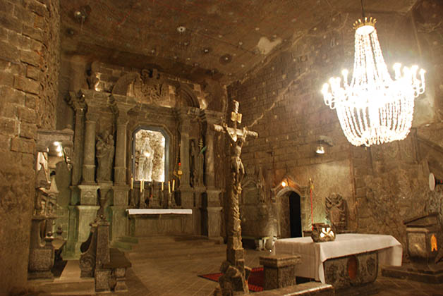 Altar de la capilla de Santa Kinga, todo está tallado en sal, es impresionante. Foto © Patrick Mreyen