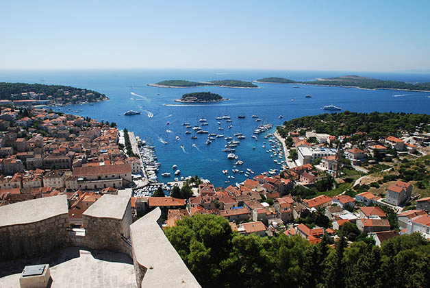 Vistas de Hvar desde la Fortaleza Española. Foto © Patrick Mreyen