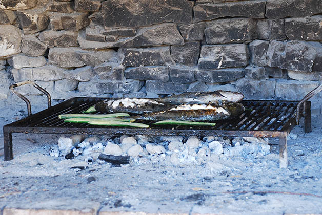 La comida es excelente, sobre todo el pescado. Foto © Silvia Lucero