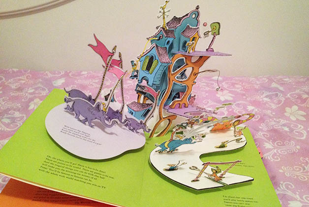 Libro pop-up del Dr. Seuss 'Oh the places you'll go!. Foto © Silvia Lucero