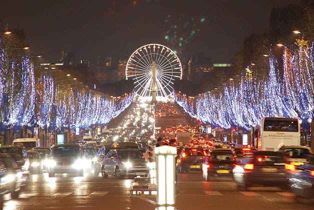 Foto de hace algunos años en época navideña en Champs-Élysées. Foto © Patrick Mreyen 