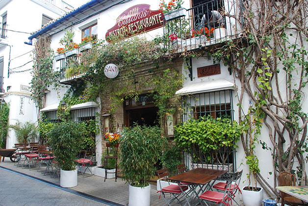 Típico restaurante del Casco Antiguo. Foto © Silvia Lucero