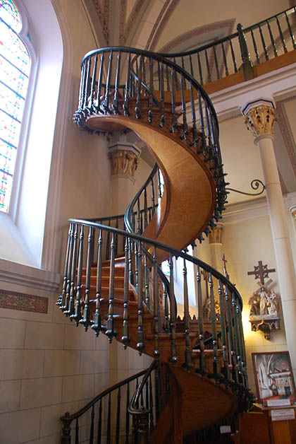 Escalera milagrosa de la Capilla de Loretto. Foto © Patrick Mreyen