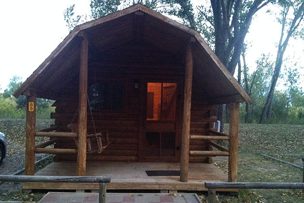 Nuestra cabaña en el KOA de Badlands. Foto © Silvia Lucero