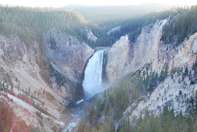 Cascada en el cañón. Foto © Patrick Mreyen