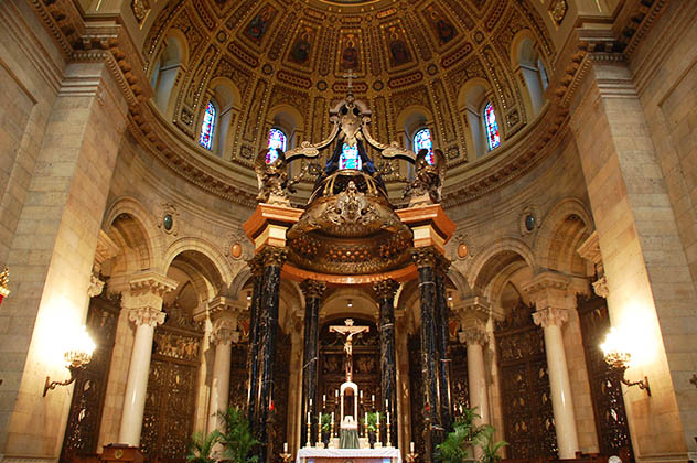 Interior de la catedral de Saint Paul, es preciosa. Foto © Patrick Mreyen