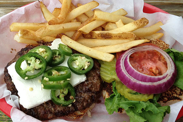 La hamburguesa elegida una de las mejores de Texas. Foto © Silvia Lucero