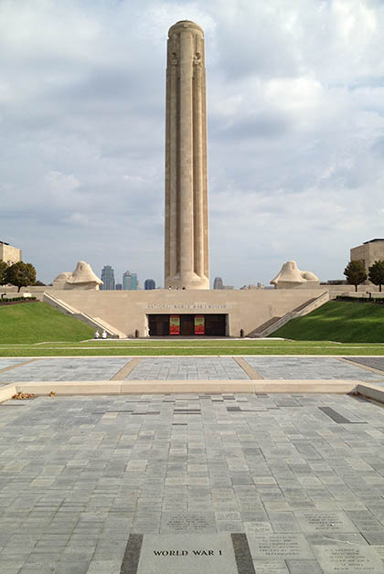 En la cima del monumento puedes ver la ciudad. Foto © Patrick Mreyen