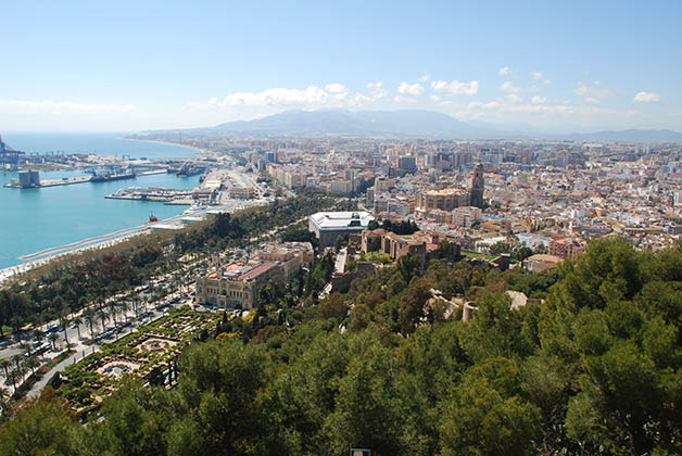 Vista de la ciudad desde la cima del Gibralfaro. Foto © Patrick Mreyen