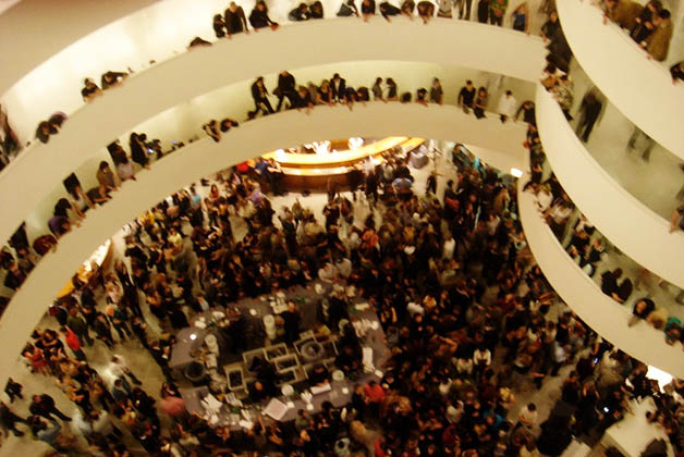Fiesta en el museo Guggenheim de Nueva York. Foto © Silvia Lucero