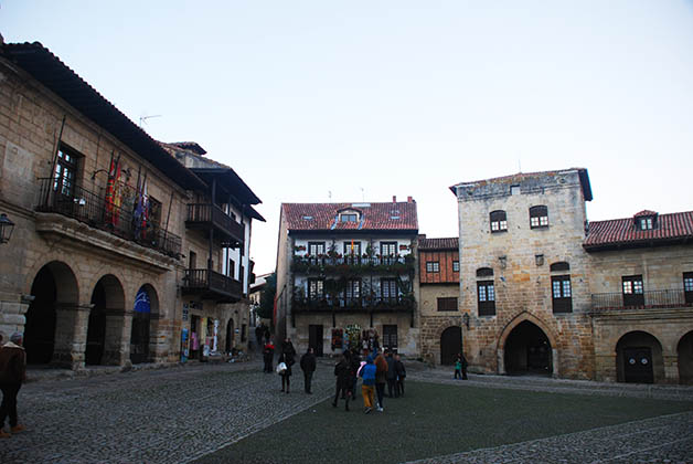 la Plaza Mayor de Ramón Pelayo. Foto © Patrick Mreyen