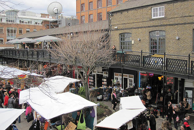 Tiene también los mejores mercadillos como el de Camden. Foto © Silvia Lucero