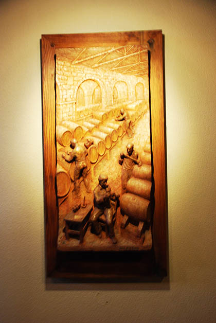 Uno de los relieves del Vía Crucis del VIno. Foto © Patrick Mreyen