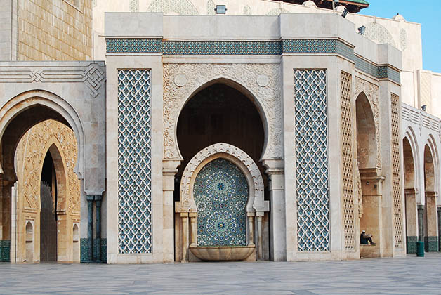 La rica decoración del exterior de la mezquita. Foto © Silvia Lucero