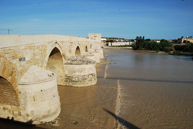 Puente de Córdoba en Andalucía. Foto © Patrick Mreyen