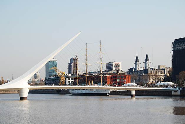 Puente de la Mujer en Puerto Madero, Buenos Aires, Argentina. Foto © Patrick Mreyen