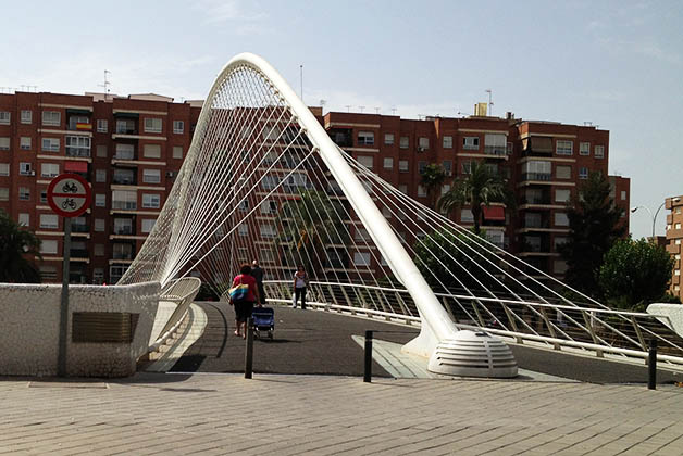 El controversial Puente de Vistabella en Murcia. Foto © Patrick Mreyen 