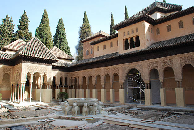 Patio de los Leones. Foto © Silvia Lucero