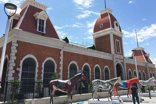 Caballos de arte. Foto © Patrick Mreyen