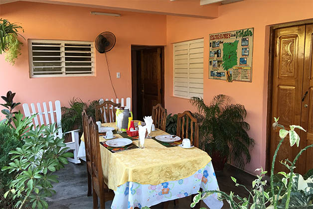 Comedor en el que Otoniel nos explicó en un mapa todo sobre Viñales. Foto © Patrick Mreyen