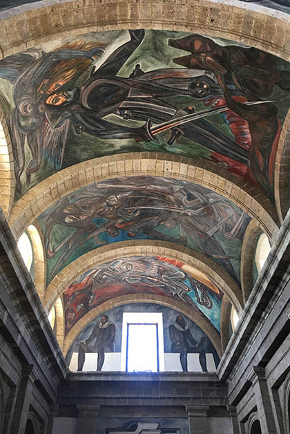 Murales de Orozco en el Hospicio Cabañas ¡impresionantes! Foto © Silvia Lucero